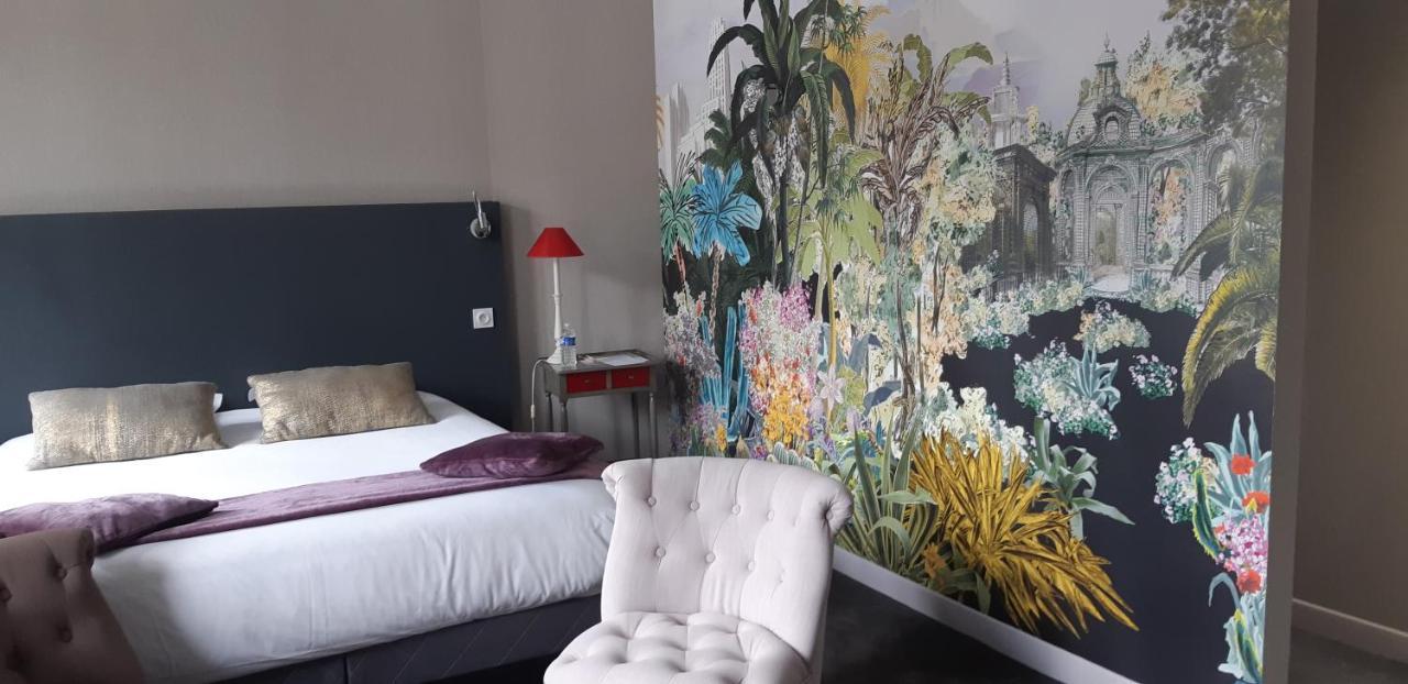 Logis Hotel Le Grand Cerf Ernée Kültér fotó