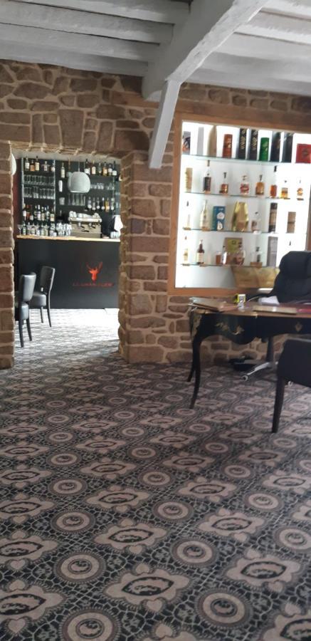 Logis Hotel Le Grand Cerf Ernée Kültér fotó