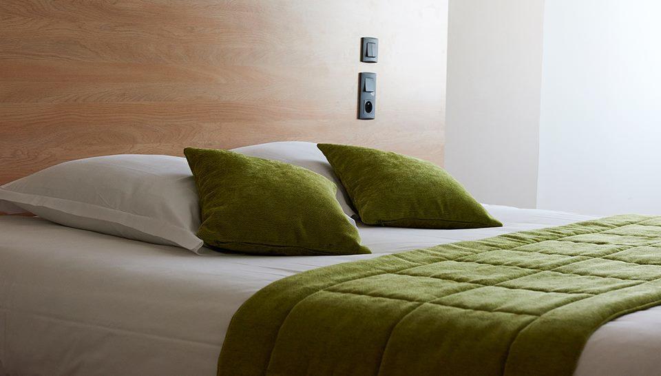 Logis Hotel Le Grand Cerf Ernée Kültér fotó