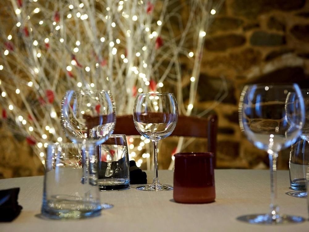 Logis Hotel Le Grand Cerf Ernée Kültér fotó